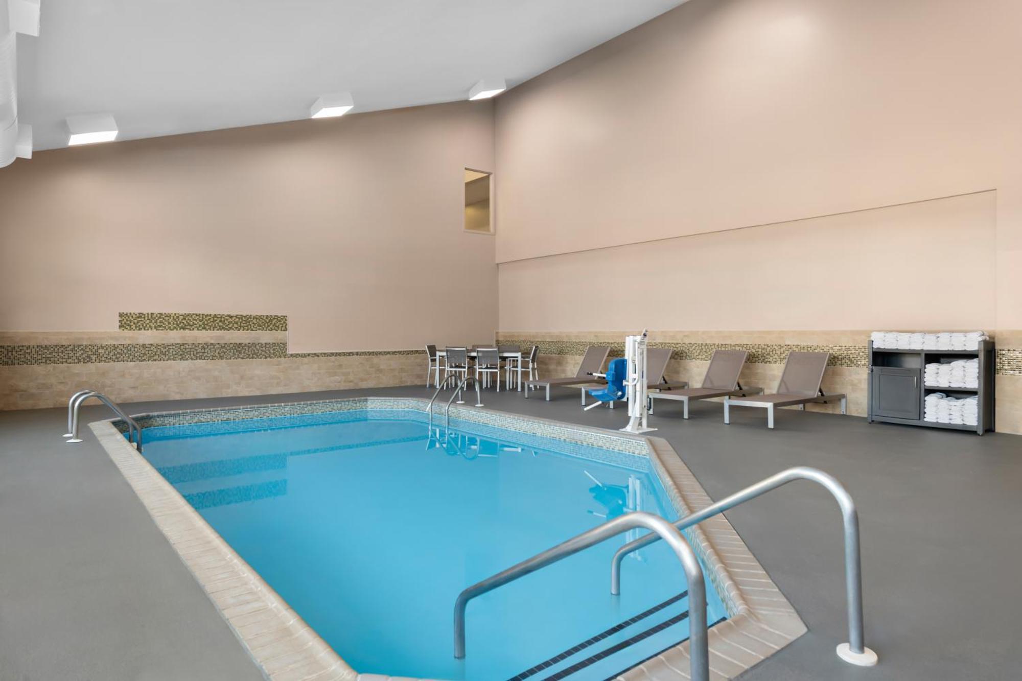 Country Inn & Suites By Radisson, Coon Rapids, Mn Bagian luar foto