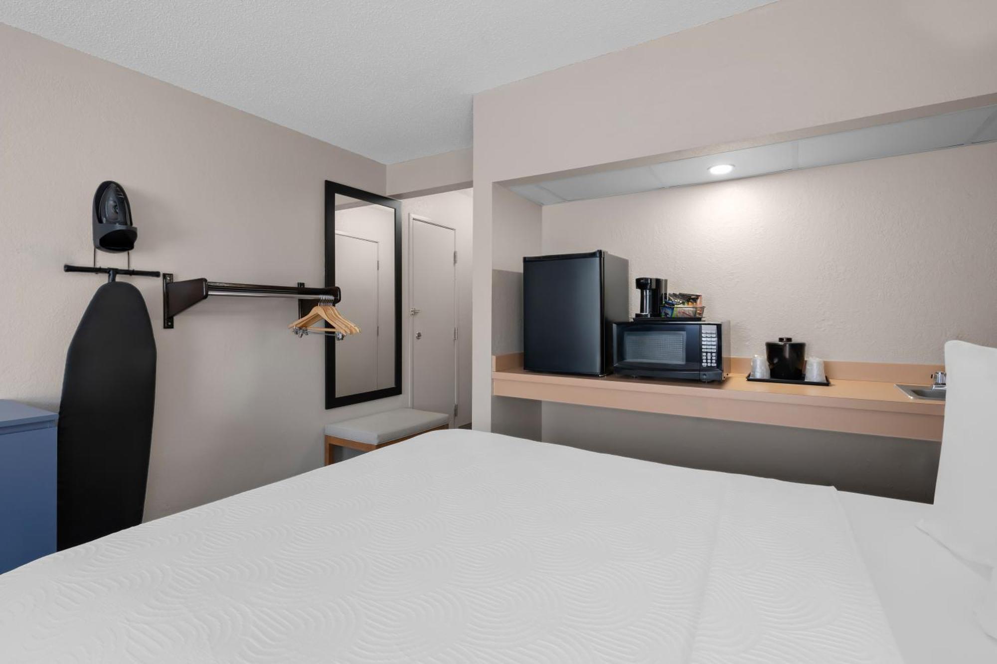 Country Inn & Suites By Radisson, Coon Rapids, Mn Bagian luar foto